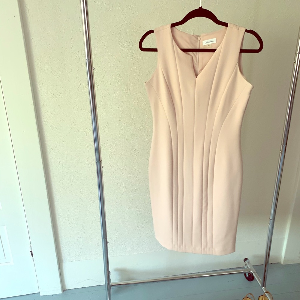 Very cute dress!! Creates & enhances curves!!